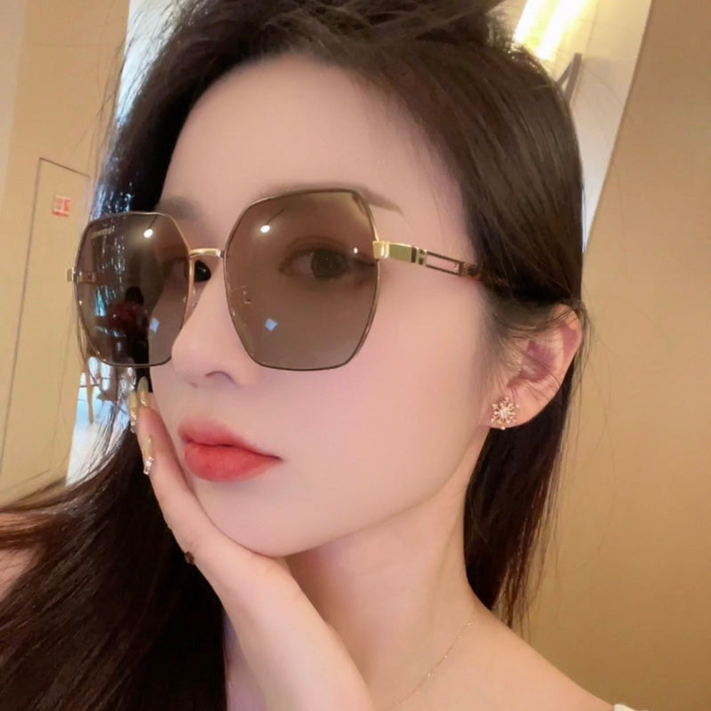 8239 Sunglasses with box
